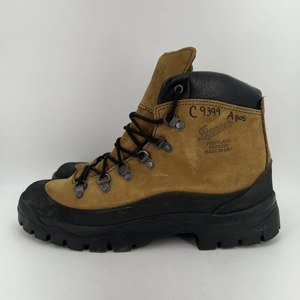 Danner Combat Hiker Boots Mens Size 11.5 Brown Nubuck Vibram USA Tactical Army